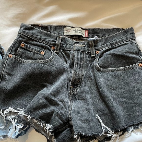 Vintage Levis Denim Shorts. Size 26. - Picture 1 of 2